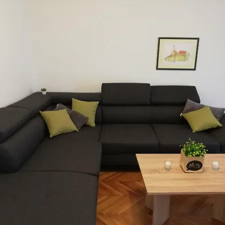 아파트 New Renovated 15 Min From On Foot *