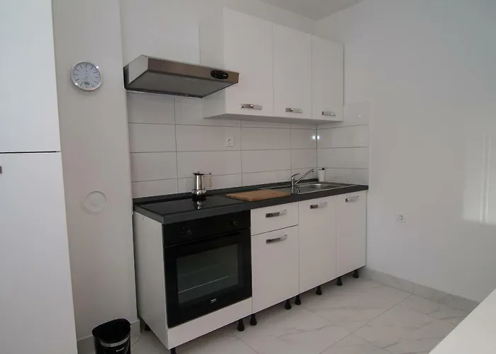 아파트 New Renovated 15 Min From On Foot