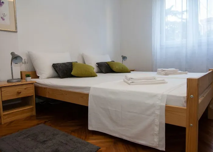 아파트 New Renovated 15 Min From On Foot *