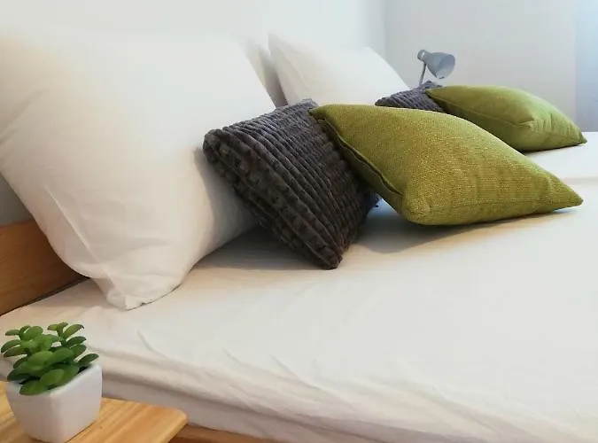 아파트 New Renovated 15 Min From On Foot *