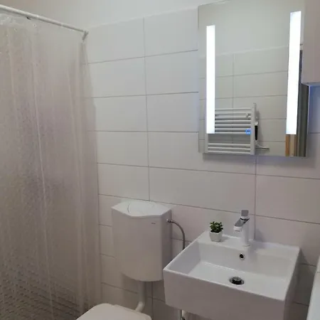 Apartment New Renovated 15 Min From On Foot Pula