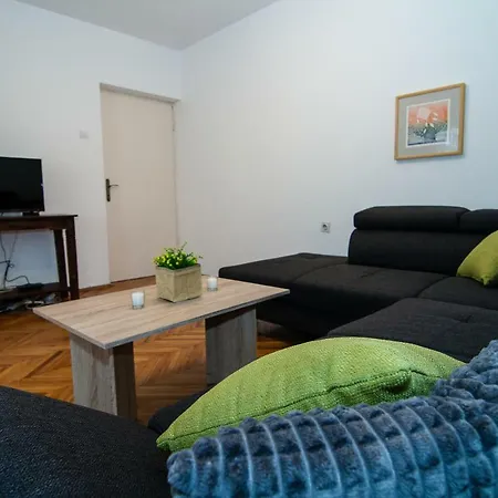 New Renovated 15 Min From On Foot * Pula