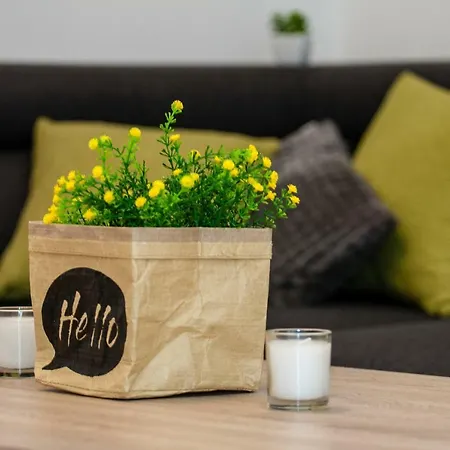 New Renovated 15 Min From On Foot *