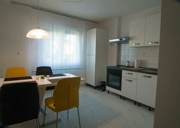 Apartment New Renovated 15 Min From On Foot *
