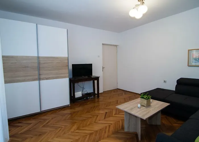 New Renovated 15 Min From On Foot * Pula