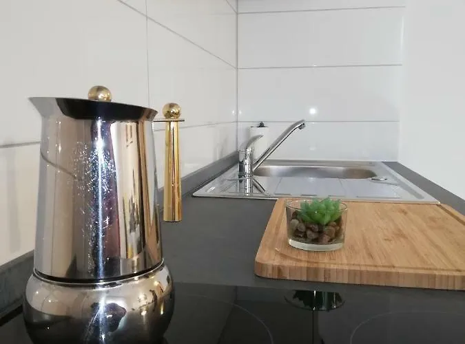 New Renovated 15 Min From On Foot Lejlighed *