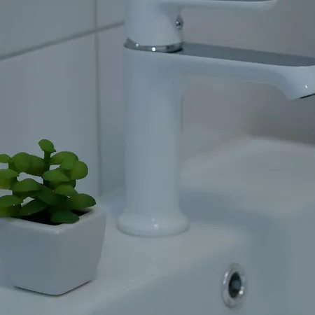 New Renovated 15 Min From On Foot Apartmán Pula